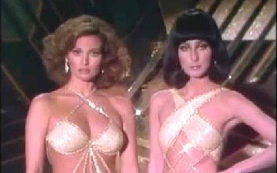 [图]【Cher & Raquel Welch】【I'm a woman】一个古早视频 进来听一下嘛~