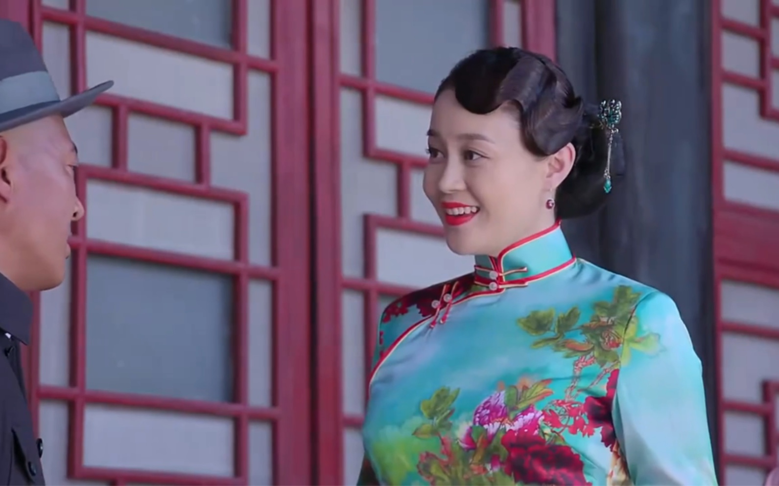 穿旗袍都能抖起来,就关婷娜了吧
