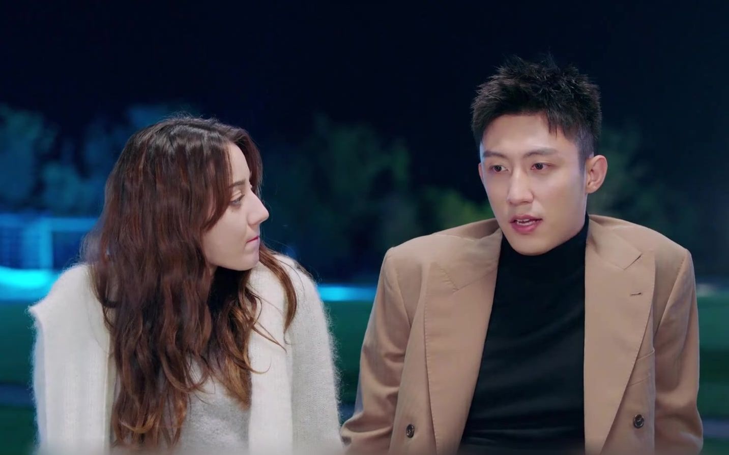 《幸福触手可及》宋凛趴周放肩膀撒娇,这狗粮撒的我很撑