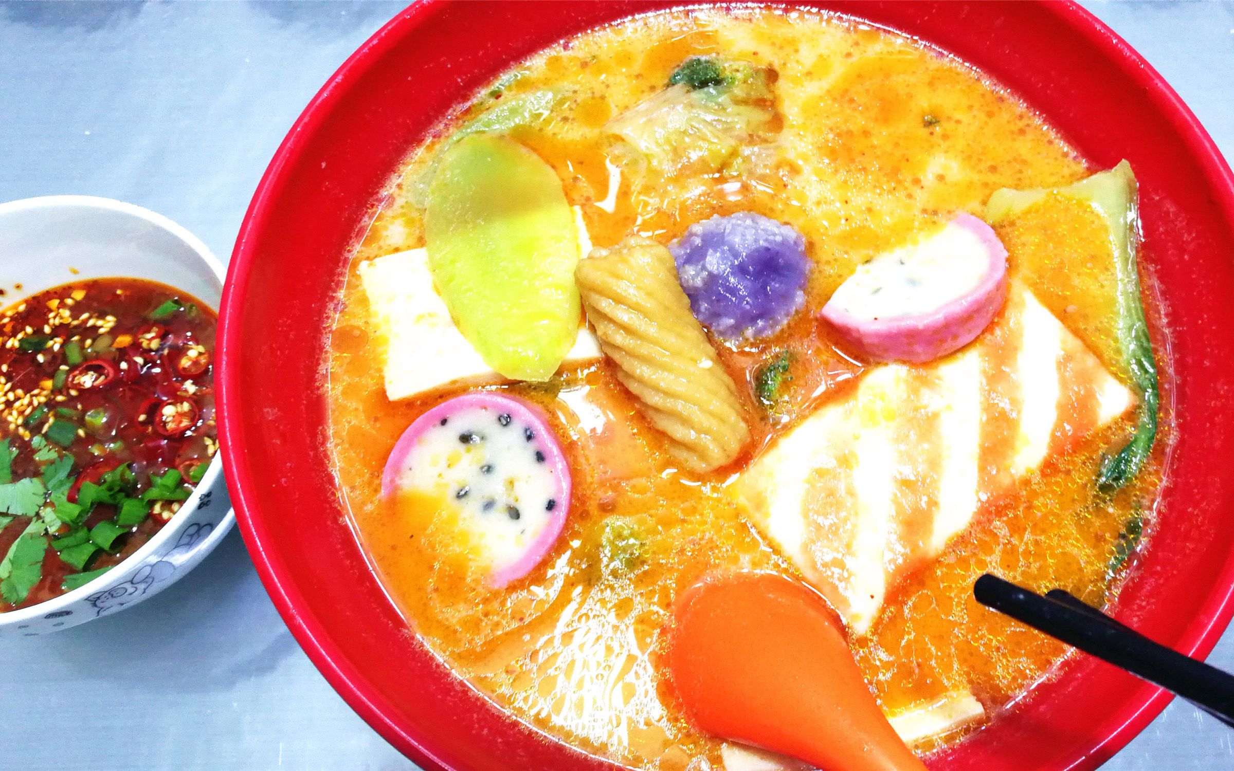 正宗骨汤麻辣烫底汤配方,2019升级版骨汤麻辣烫底汤的做法