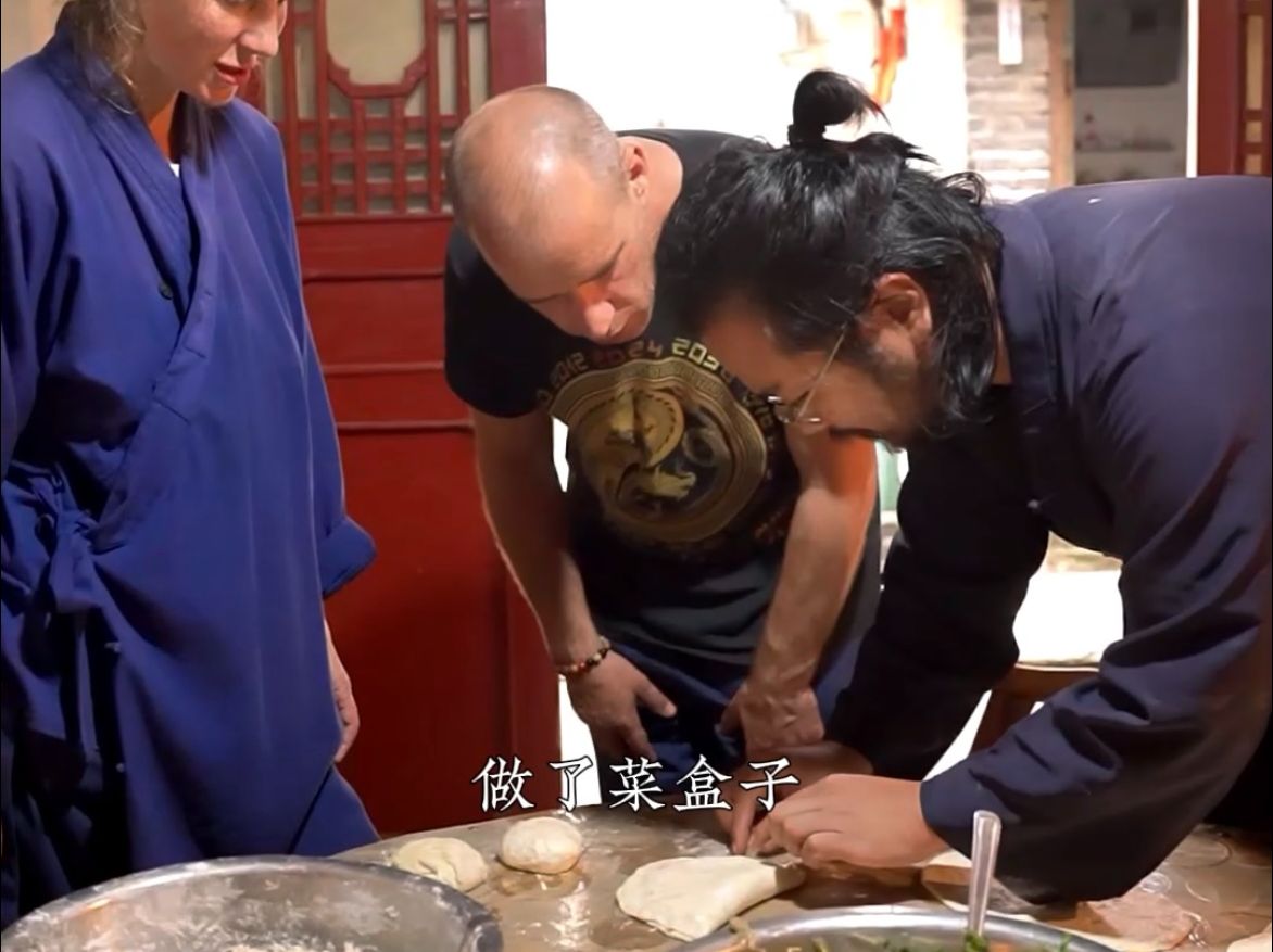 To what extent can foreigners be obsessed with Chinese culture?