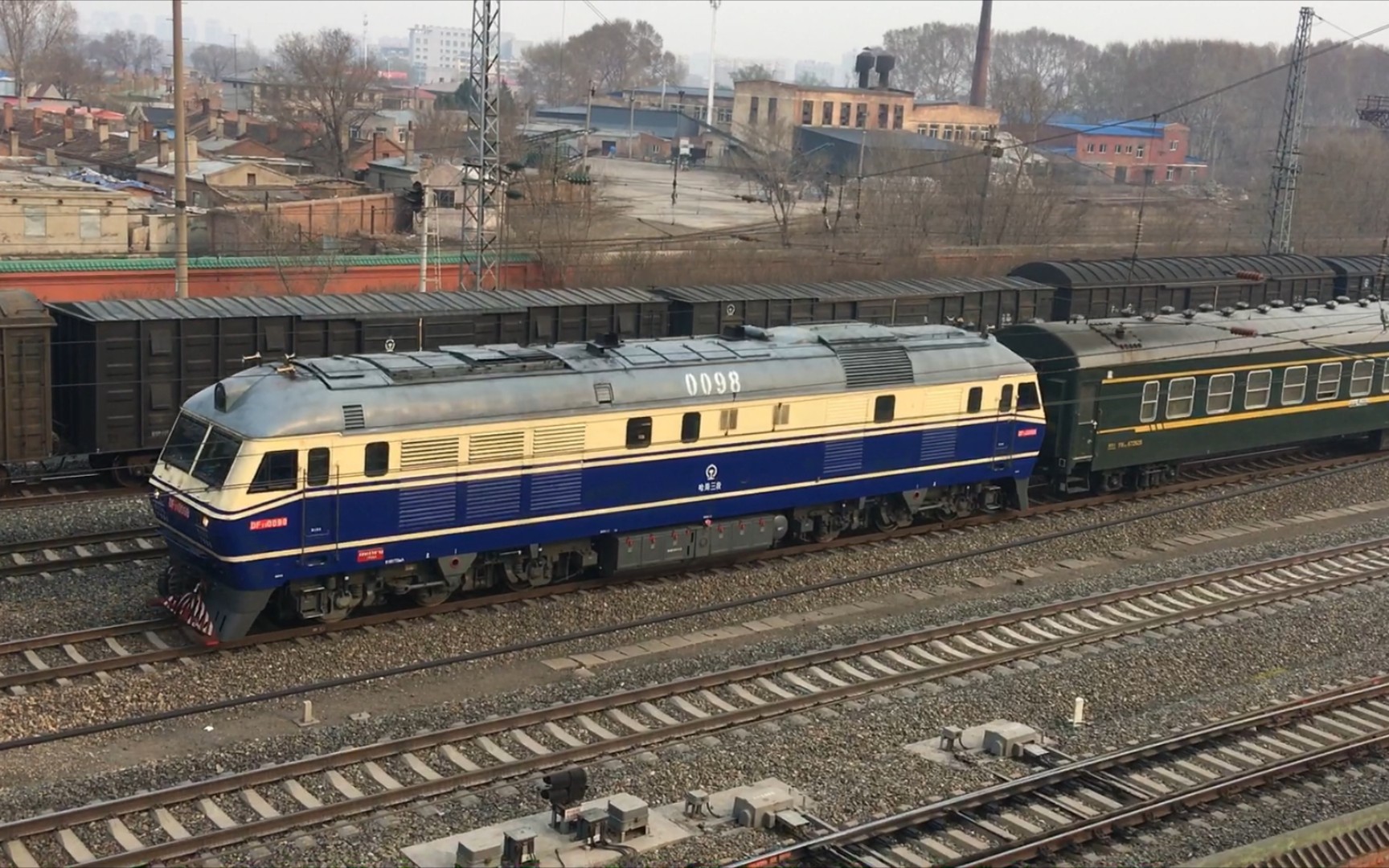 临时更换东风11的k7231双城堡站发车_哔哩哔哩 (゜-゜)つロ 干杯