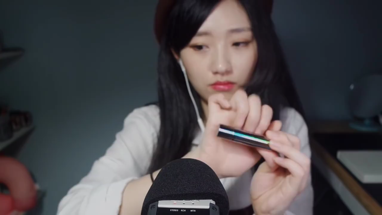 asmr韩国助眠妹子多种敲击音服务