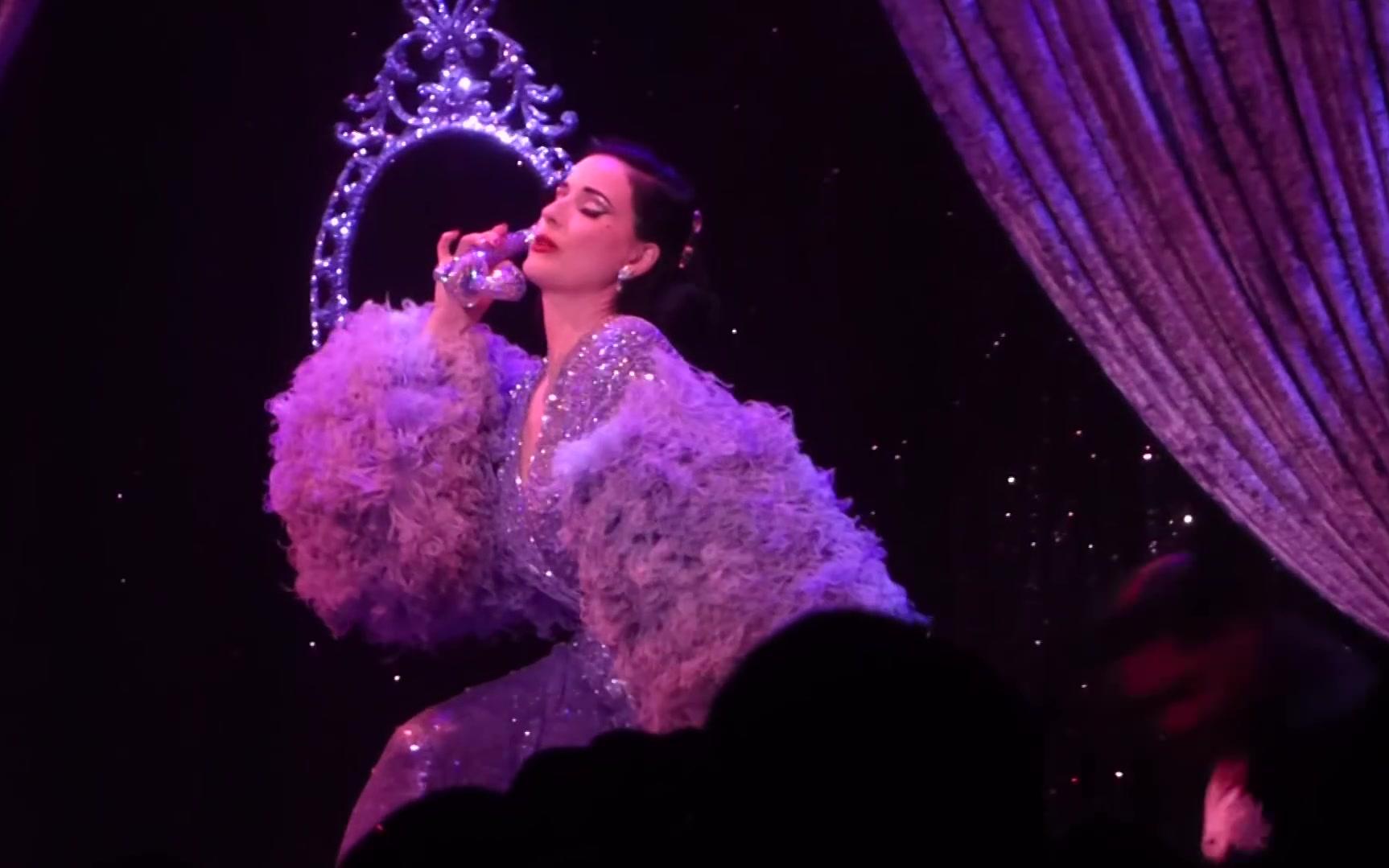 [图]【Dita Von Teese】"A Night In"