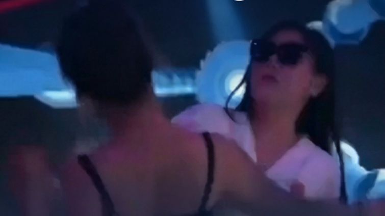 缅北刘家诱骗大批妇女偷渡出境卖淫，安排专人陪客人吸毒，现场画面曝光