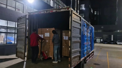 11月21日7点半继续爆单发货:专线物流再走第2车颗粒壁炉风机共5托盘