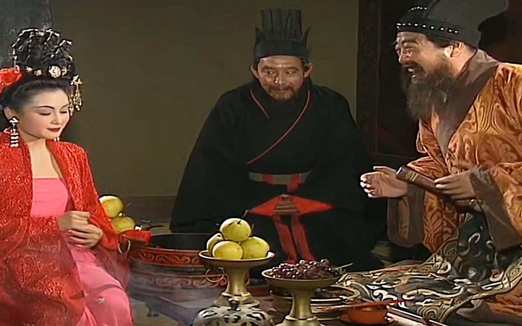 不愧是老淫棍董卓,一看到貂蝉,连动都不会动了!_哔哩哔哩_bilibili