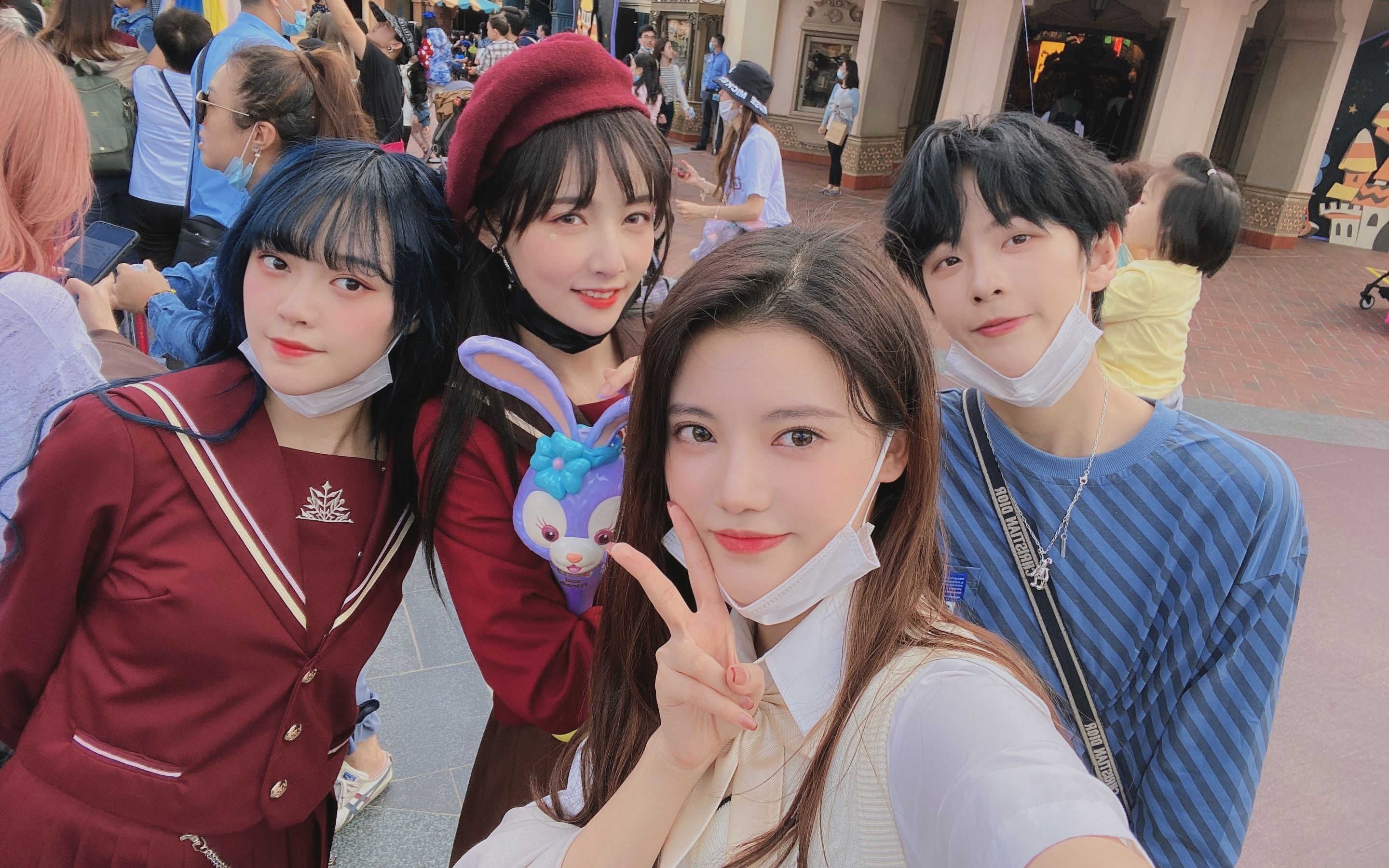 jennys vlog | 和赵粤陈倩楠刘梦的迪士尼之旅 | 俺是尊贵年卡用户啦