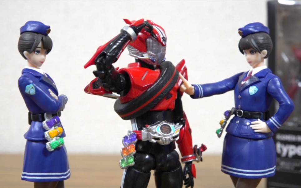 【youtube转载】雷欧桑:扭蛋hg girls 假面骑士drive 诗岛雾子 把玩