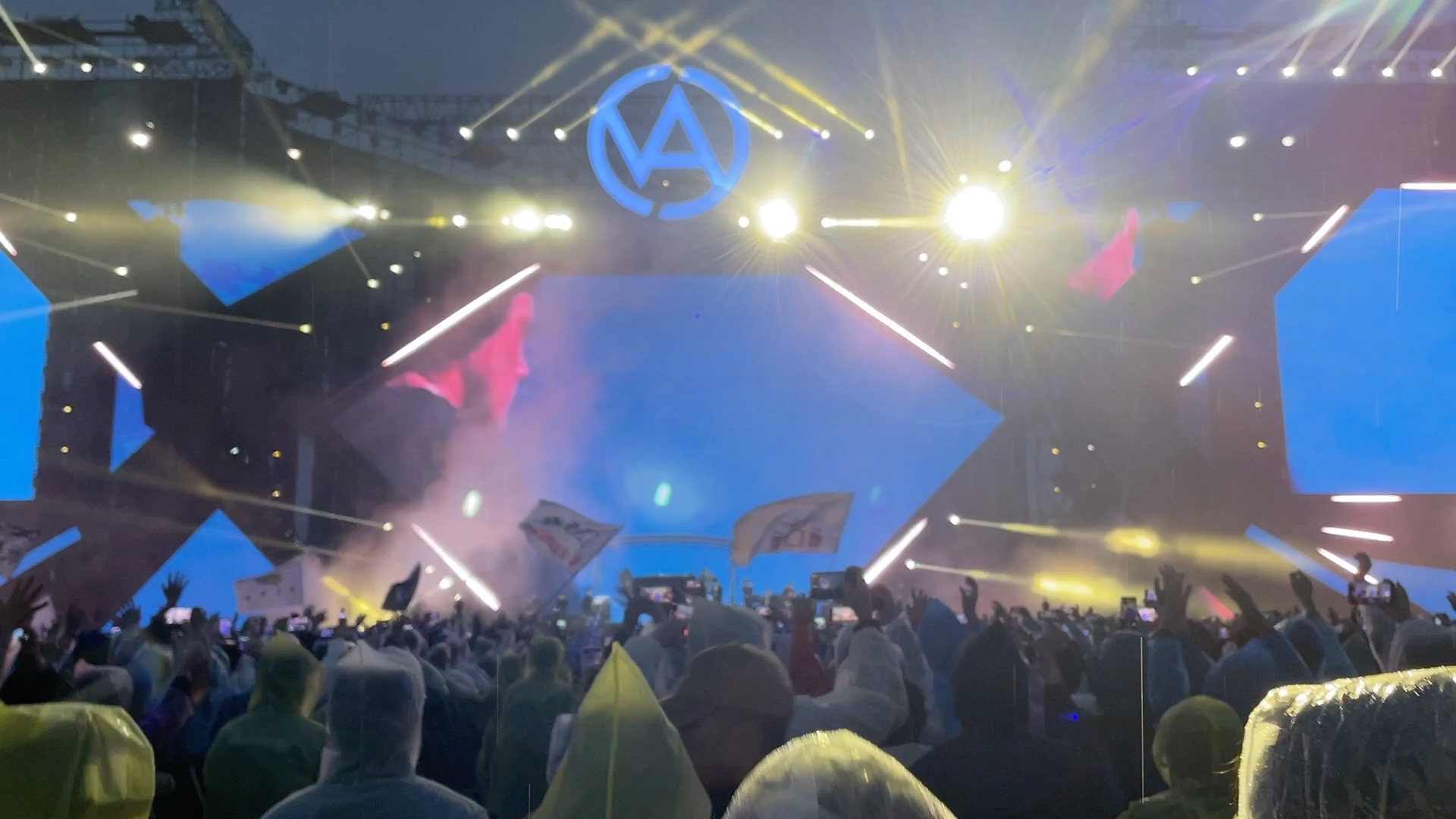 vac电音节现场,这段真的要哭