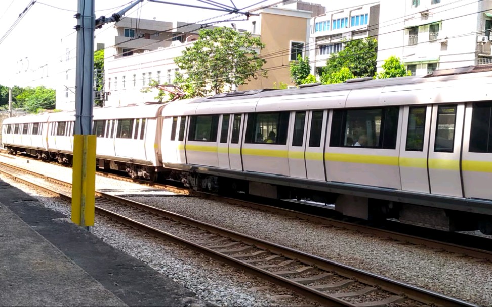 【广州地铁】广州地铁1号线(西塱站-广州东站)a3型电客车坑口站上行出