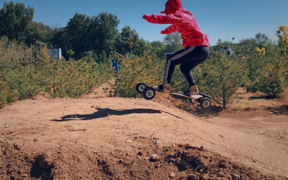 极限创造狂自制电动暴力越野滑板疯狂去撒野