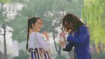 来自深海的鲛人被美女一瓶水救下