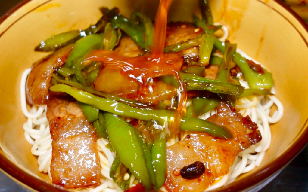 特厚五花酥肉,红油回锅肉面,凉拌香辣嗦到爽|美食探店