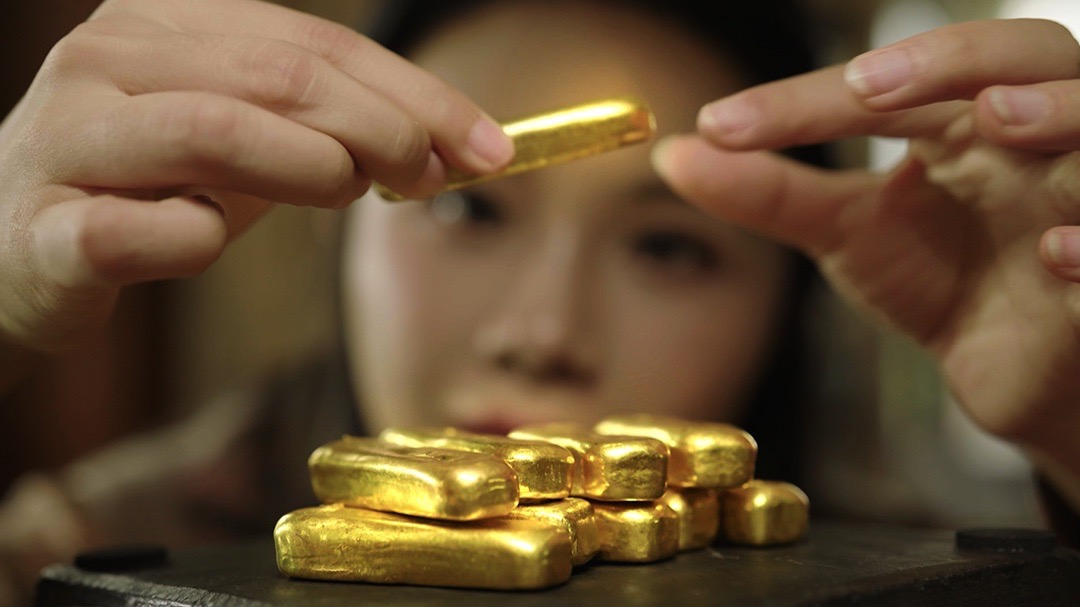 不是40万？？？你这衣服黄金做的啊！坏了，还真是