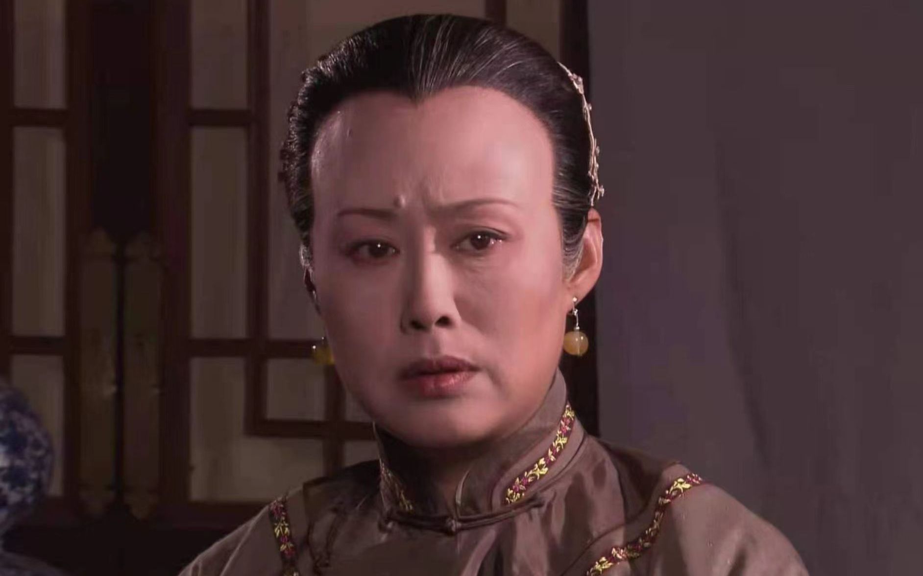 郭宝昌没想到,央视投资拍摄《大宅门》第一个换掉的就是他的妻子柳