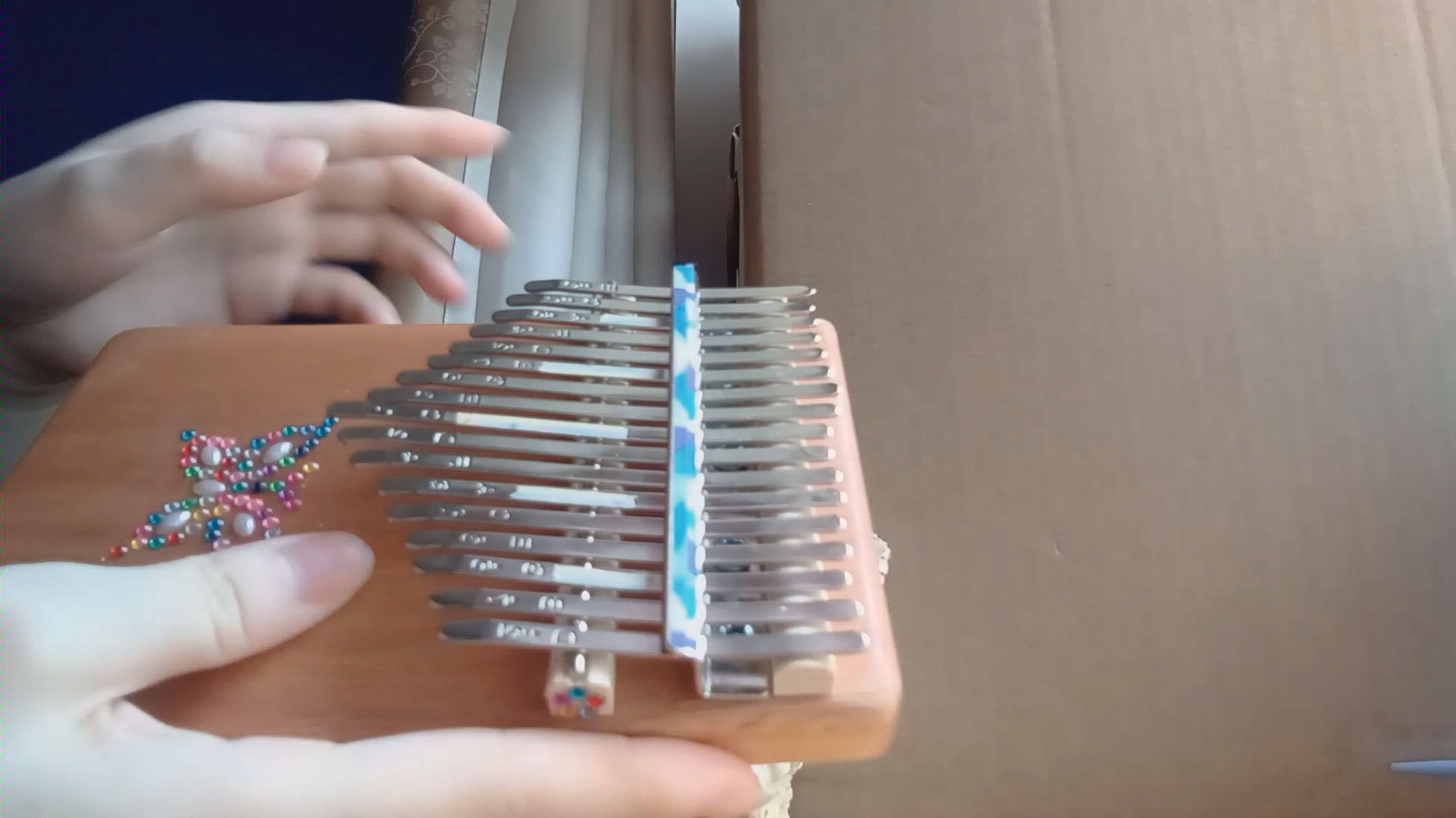 卡林巴琴单音版生日快乐歌含人声演唱