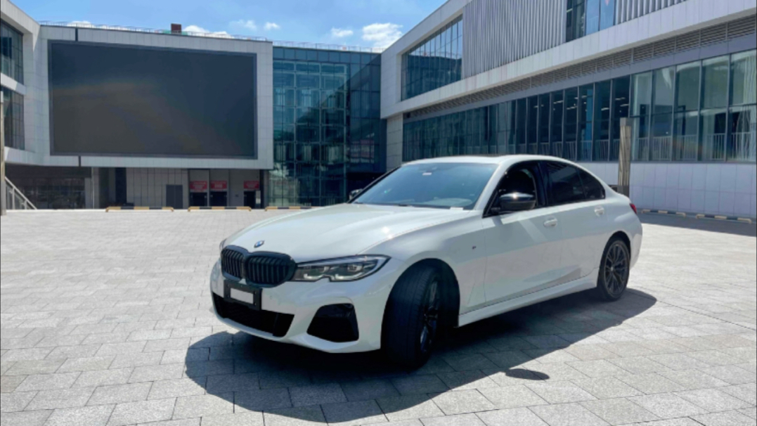 2020款宝马3系改款325im运动曜夜套装