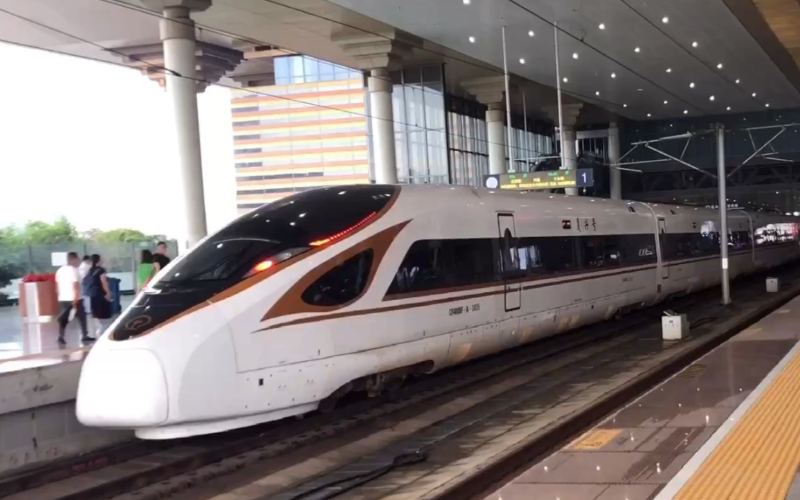 【复兴号】cr400bf-a(g31次)南京南站倒车出站_哔哩哔哩 (゜-゜)つロ