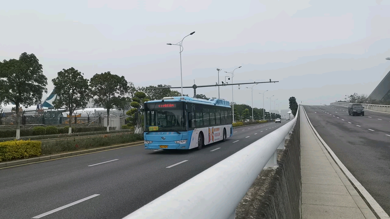 41路金龙初代纯电xmq6127agevm1通过
