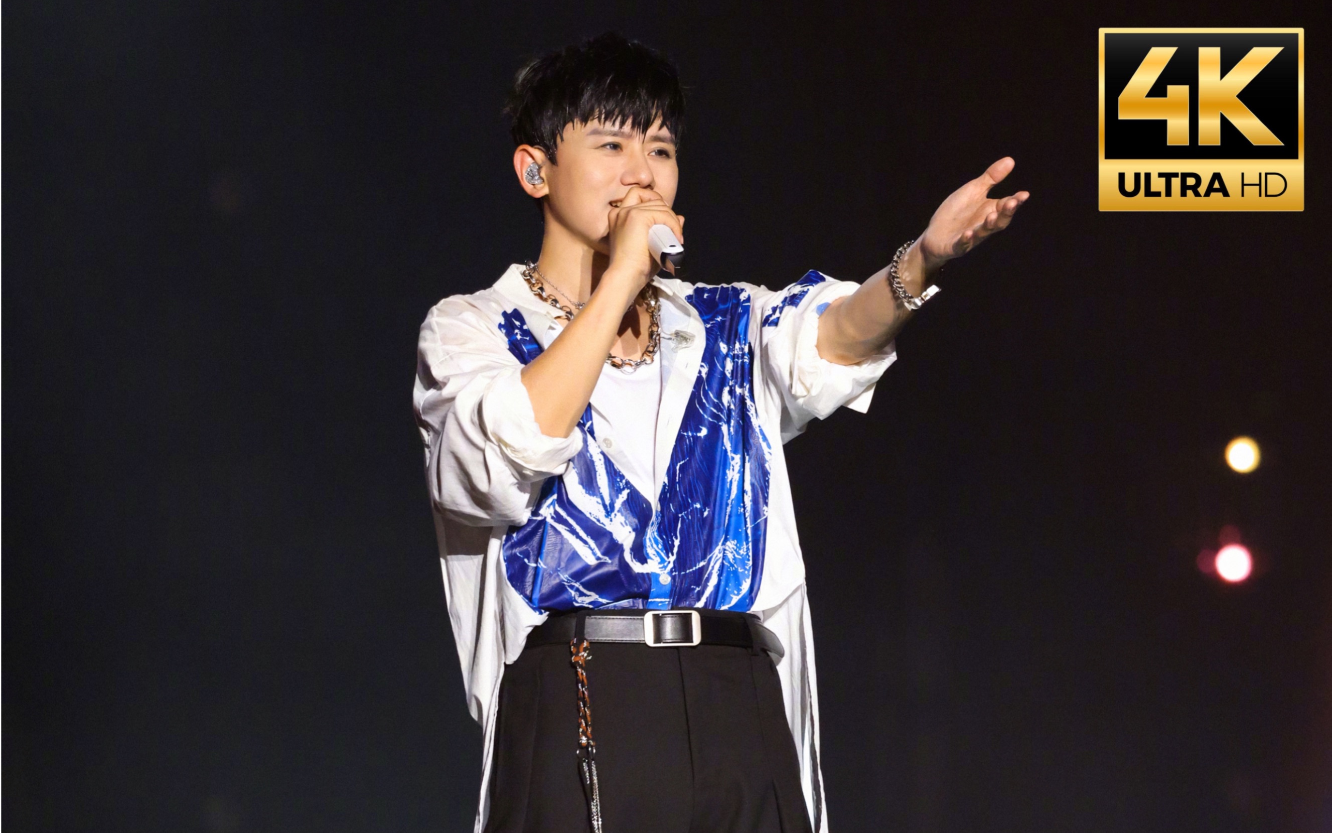 【张杰】4k官摄珍藏《包围》下雨天的约会 坏天气无所谓-putherhair