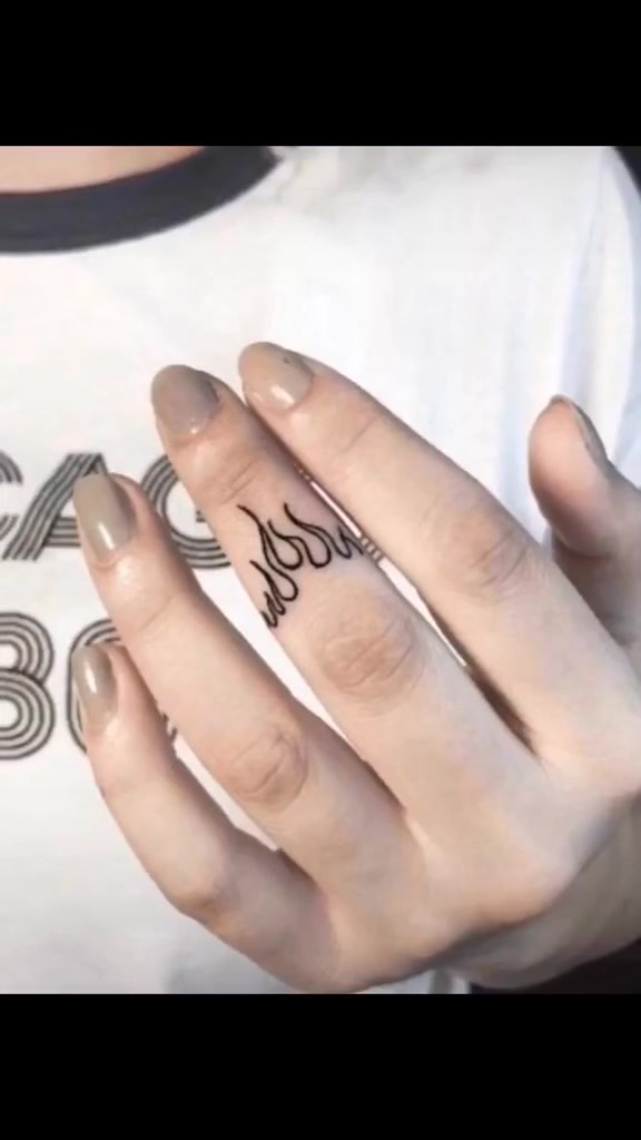 刺青 适合纹在手指的纹身效果图