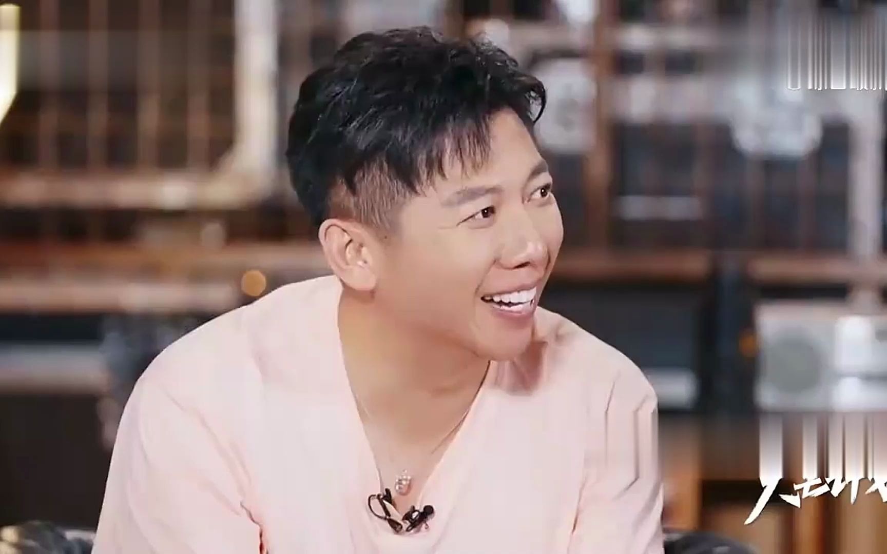 布瑞吉为了吃一口泡面,竟录到一半走人,易立竞看懵:你要干嘛!