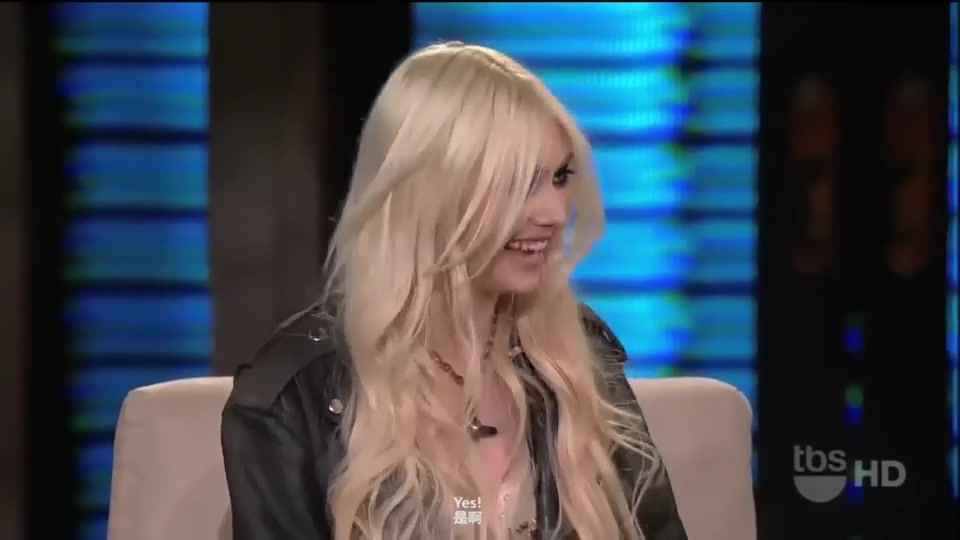 [图]Taylor momsen lopez tonight采访-just tonight 中英字幕-The Pretty Reckless-Taylor Momse