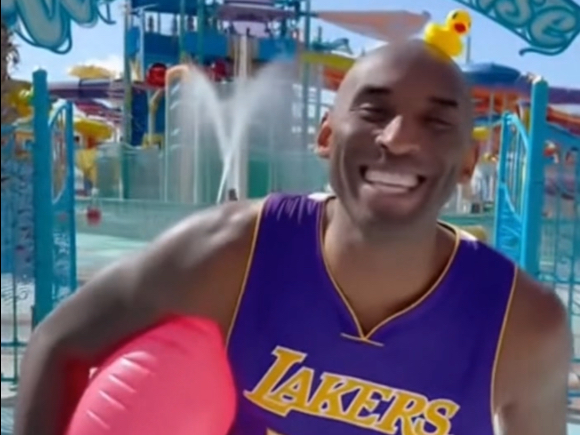 【Sora2】科比在水上乐园 Vlog