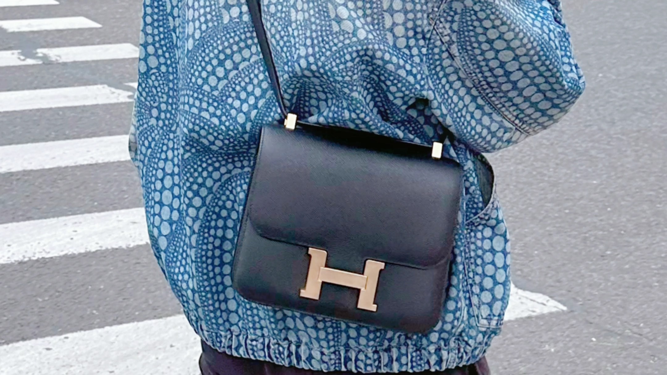 标题:爱马仕|康康24像炸药包?一点都不!上身太好看啦!