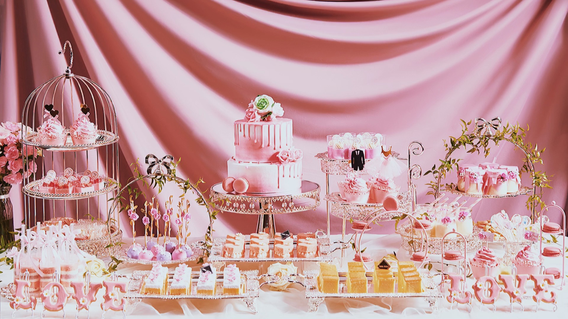 粉色系梦幻甜品台