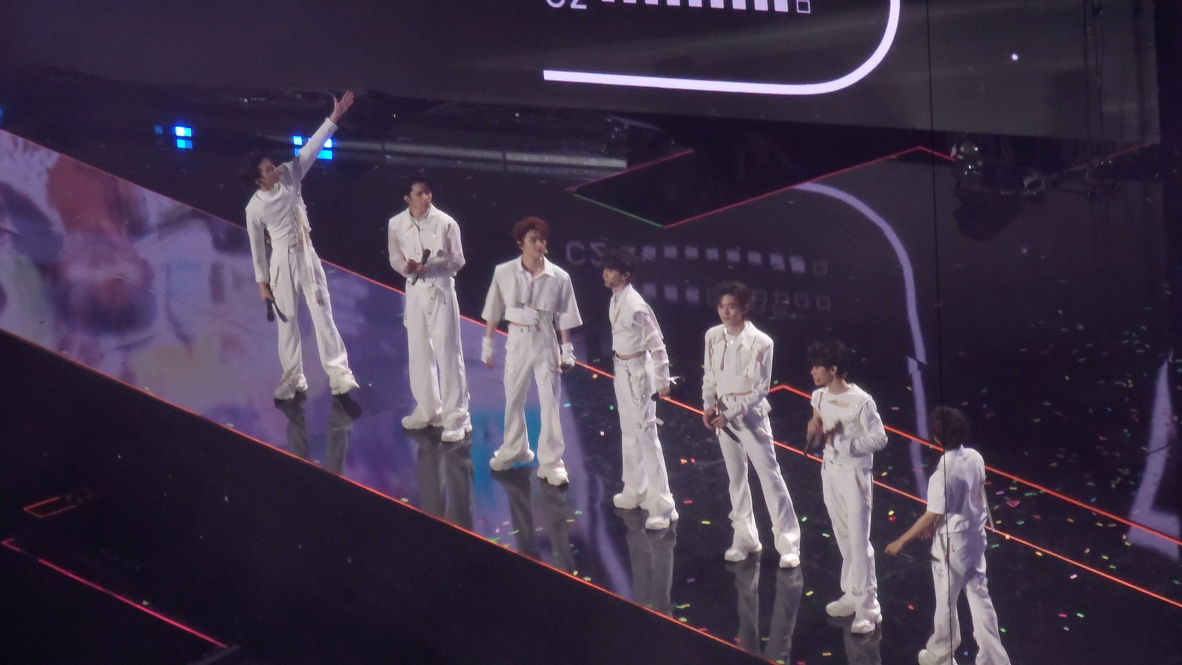 时代少年团团11.19澳门演唱会《为你写下这首情歌》