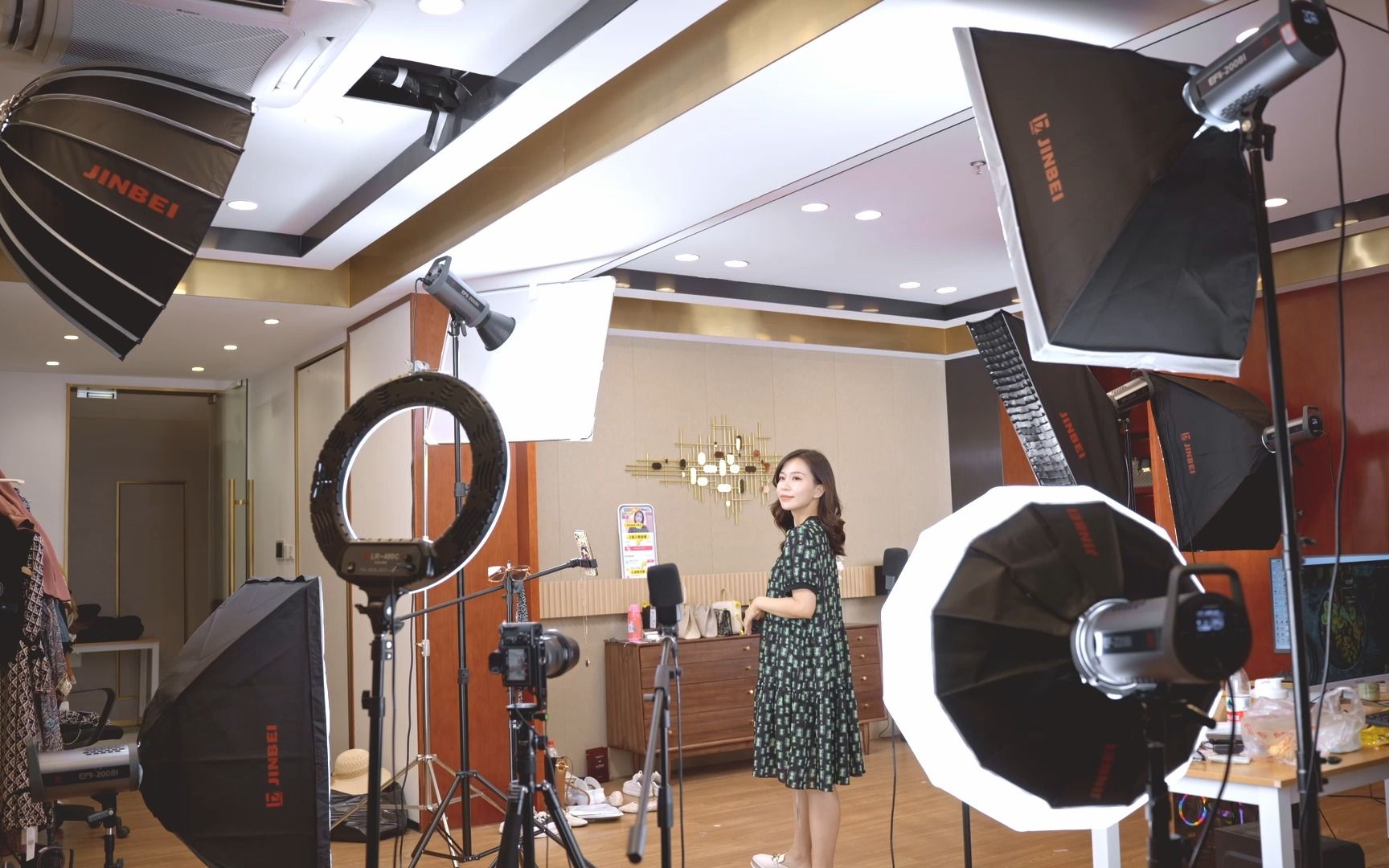 新走台式服装直播间布光改造~网红店实拍案例分享