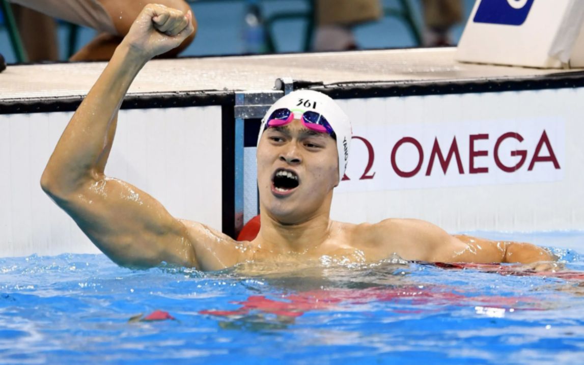 伦敦奥运男子1500米自由泳孙杨惊魂抢跳最终以14分31秒02夺冠并打破