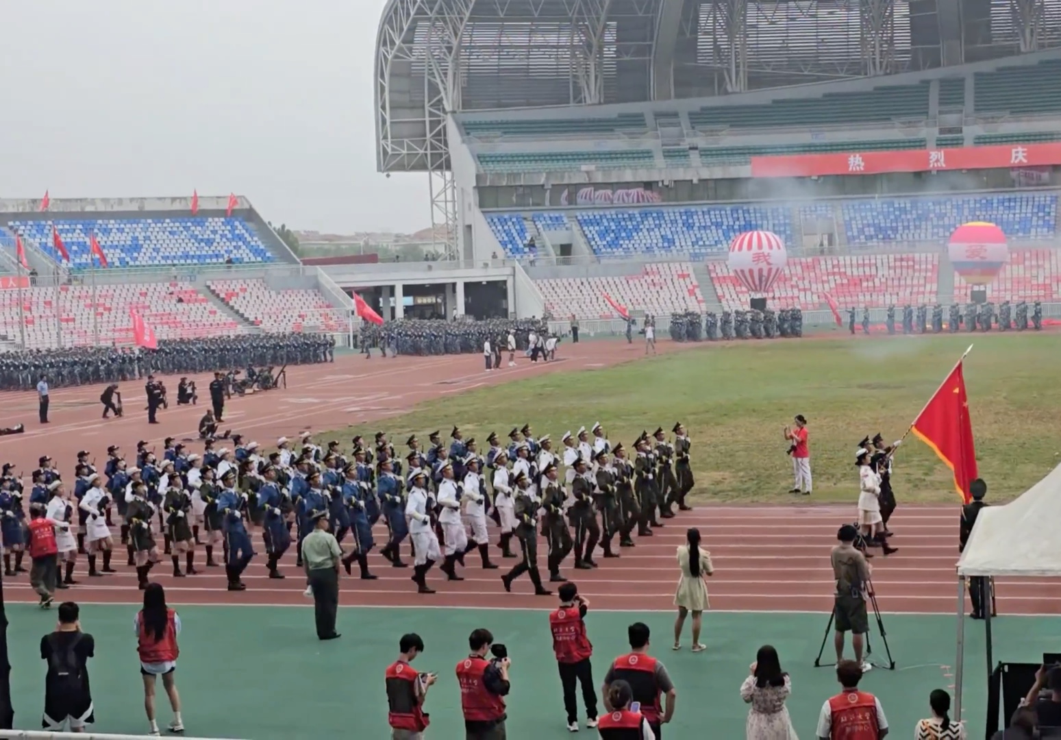 临沂大学国旗护卫队  青春风华,护旗前行!哔哩哔哩bilibili