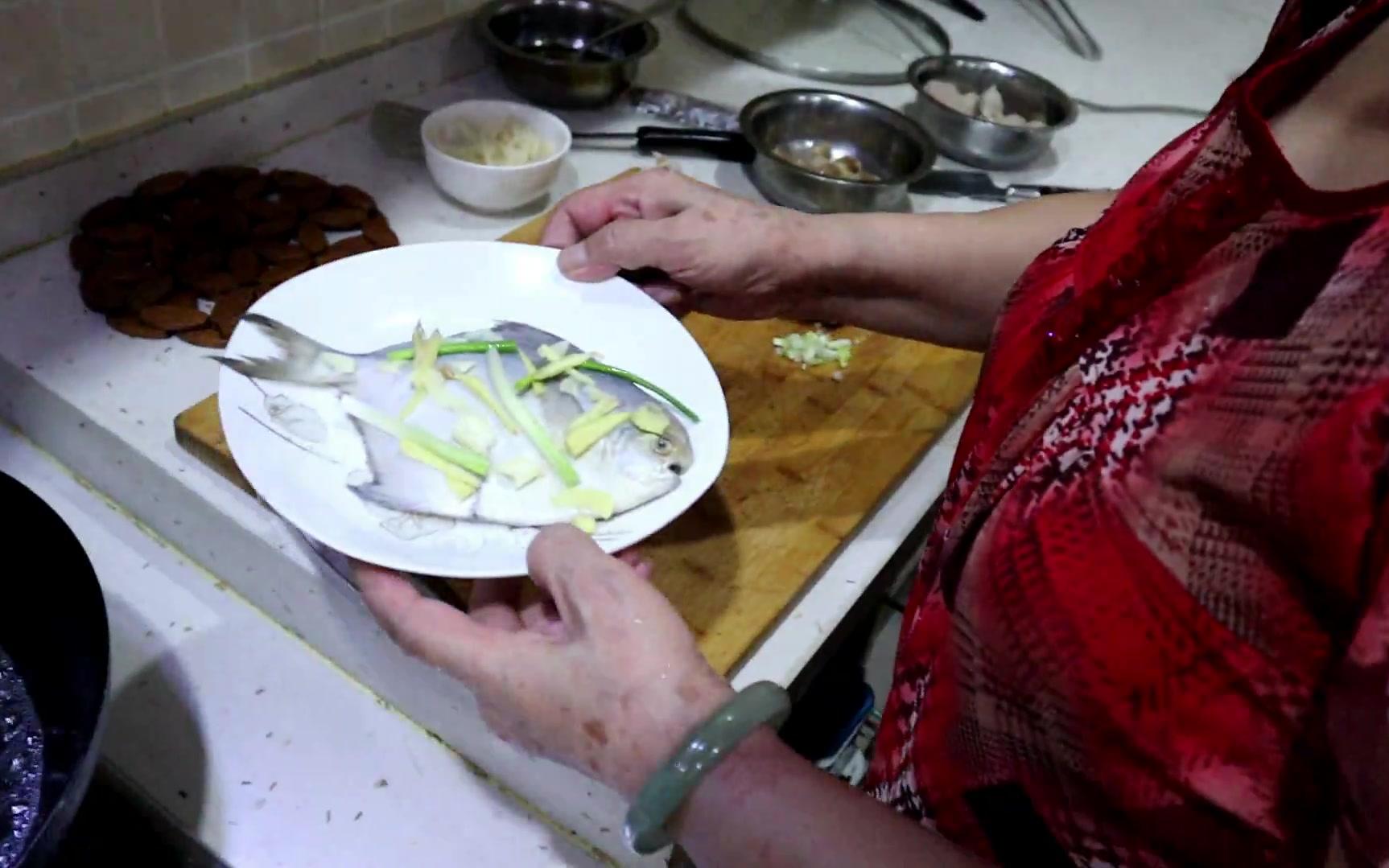 跟着啊嬷蒸白象鱼【闽南语听力版】