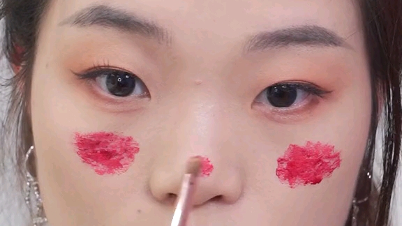 撕拉口红的正确打开方式,艺术家才懂得欣赏的半永久腮红!