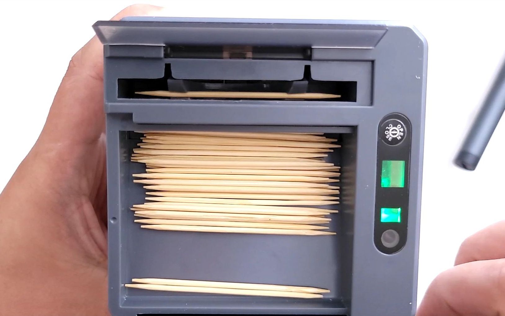 试玩拆解"智能牙签盒",每次只吐1根牙签什么原理,结尾是精华