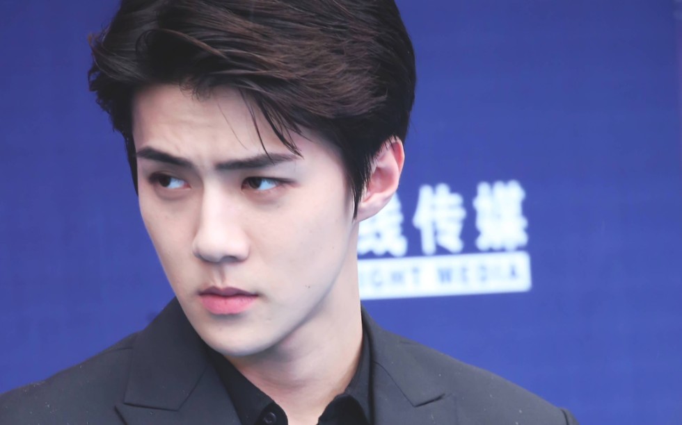 吴世勋〗宽肩细腰