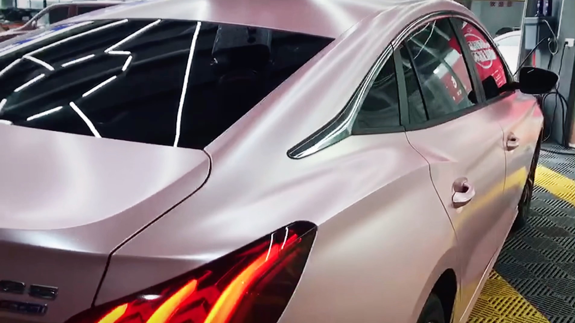 名爵5本店首台改色樱花粉