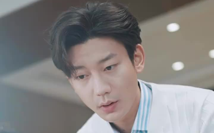 鹿单东新剧《恋情未满》