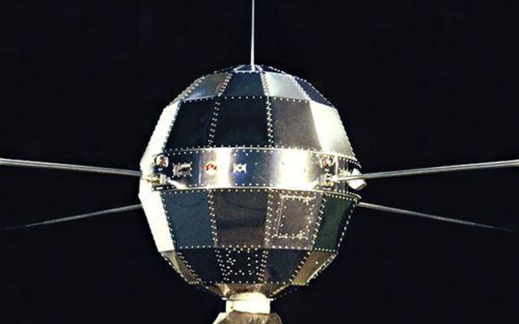 即将迎来50岁生日!我国首颗卫星东方红一号过境北京上空_哔哩哔哩_bil