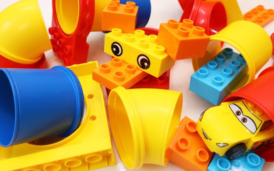 儿童旋转滚珠轨道积木滑行弯道平台拼装,乐高益智积木小汽车玩具