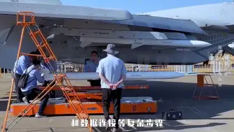 歼15T安装改进型霹雳12全过程曝光，各种细节可看！