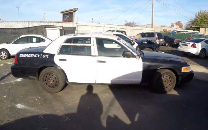 在报废美国警车里都能找到什么|ford crown vic p71