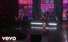 [图]【情绪字幕组】Carly Rae Jepsen - Run Away with Me(Live on Ellen Show)