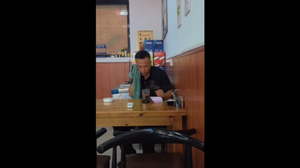 得亏我们老马算了一账，星链最近亏得直冒冷汗……