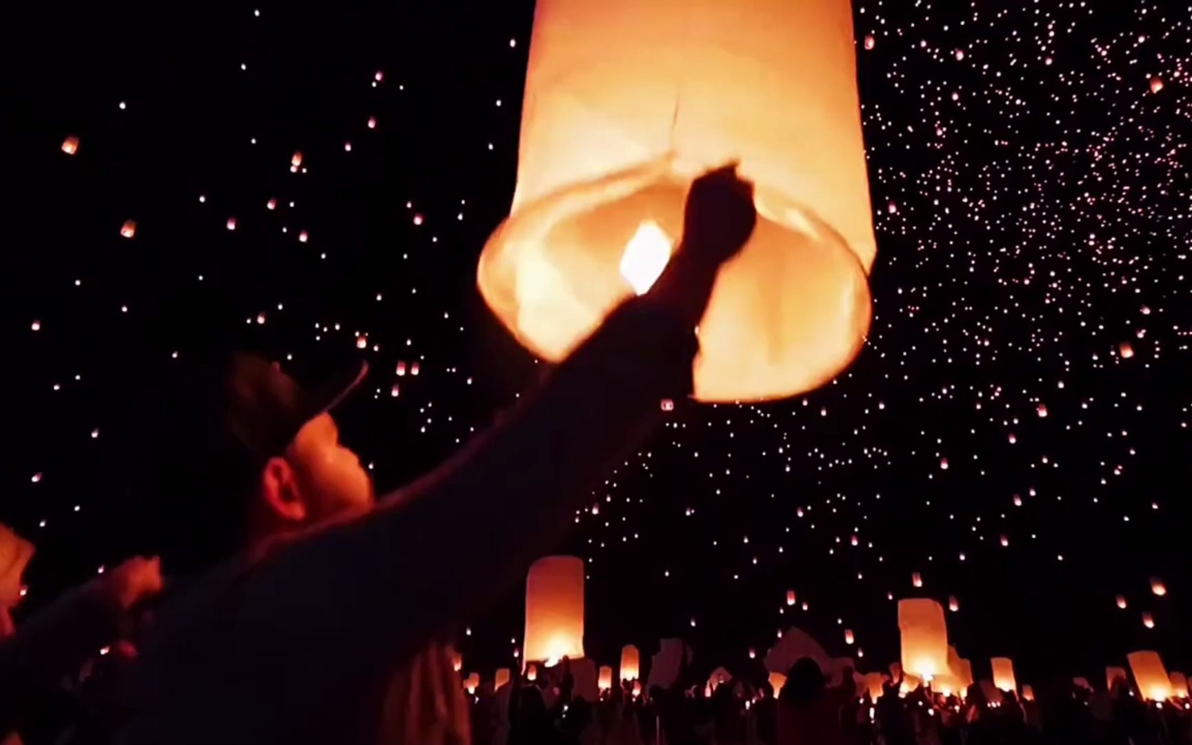 [图]【治愈系风景】好想和你一起放天灯看烟花呀！