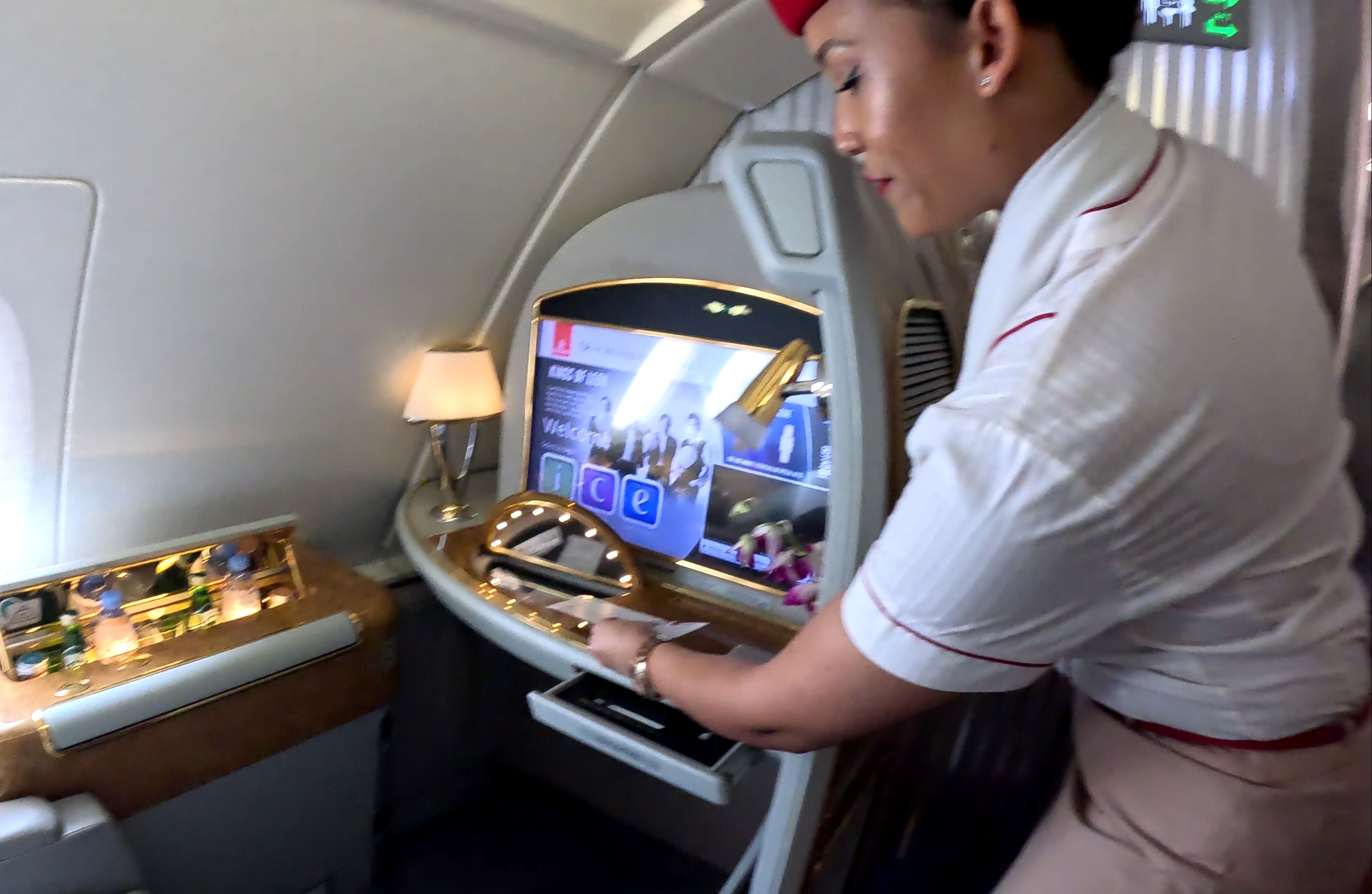 【飞行vlog】阿联酋航空a380头等舱登机全过程