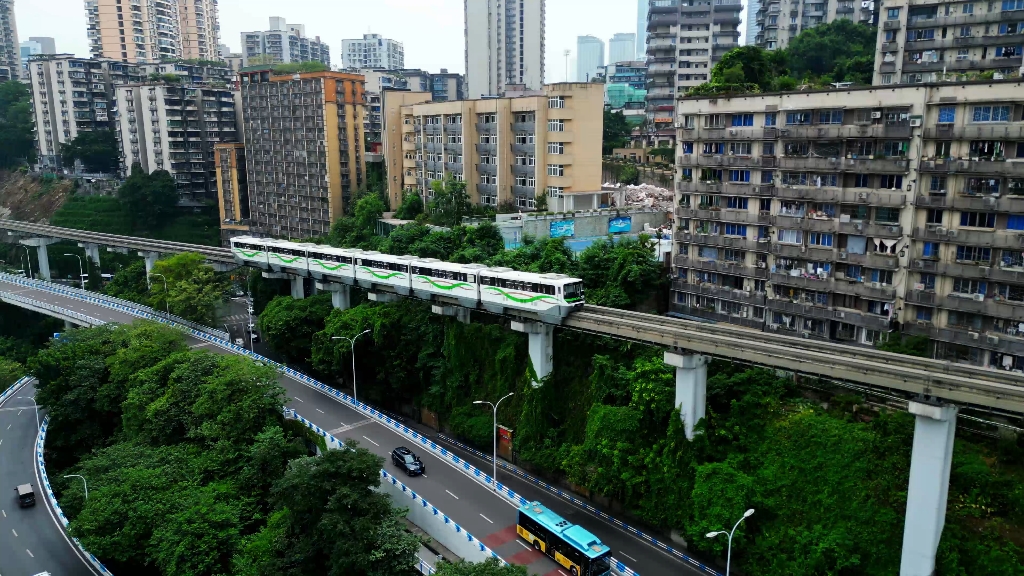 8d魔幻城市轻轨穿楼